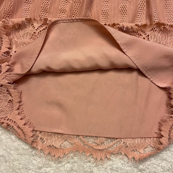 Arizona Over the Shoulder Lace Blouse - Picture 6 of 8